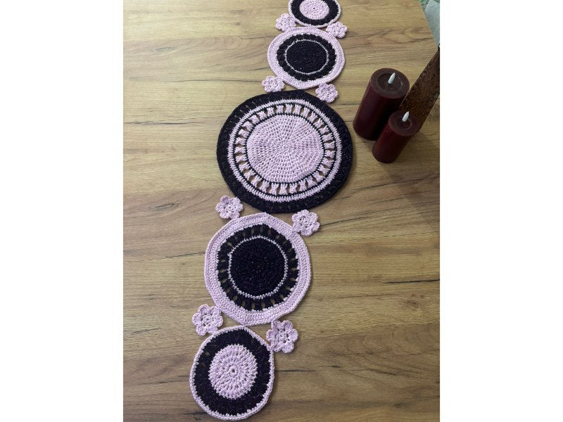 Traversă de Masă Croșetată Elegantă Rustic Florală – Handmade