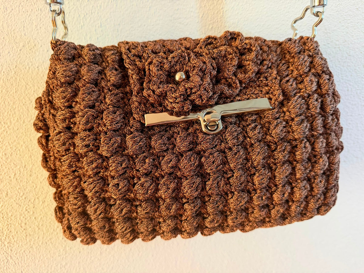 Geantă de umăr croșetată handmade maro ciocolatiu