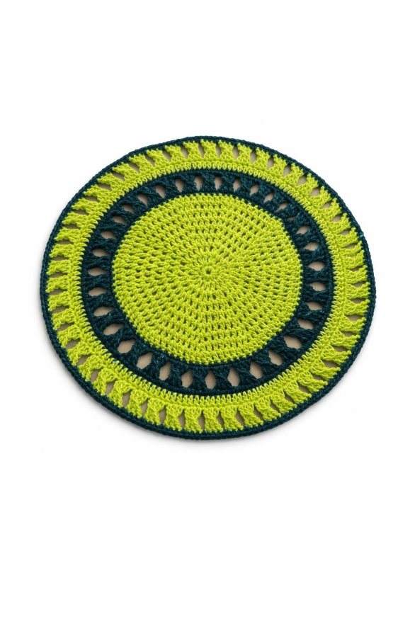 Suport decorativ de masă croșetat manual VERDE – 32 cm